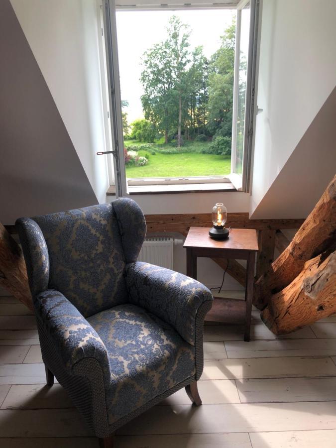 Schloss Lelkendorf Apartment Ulrichshusen Maisonette Fewo Mecklenburger Seenplatte Mit Dachterrasse Naehe Ostsee Exterior photo
